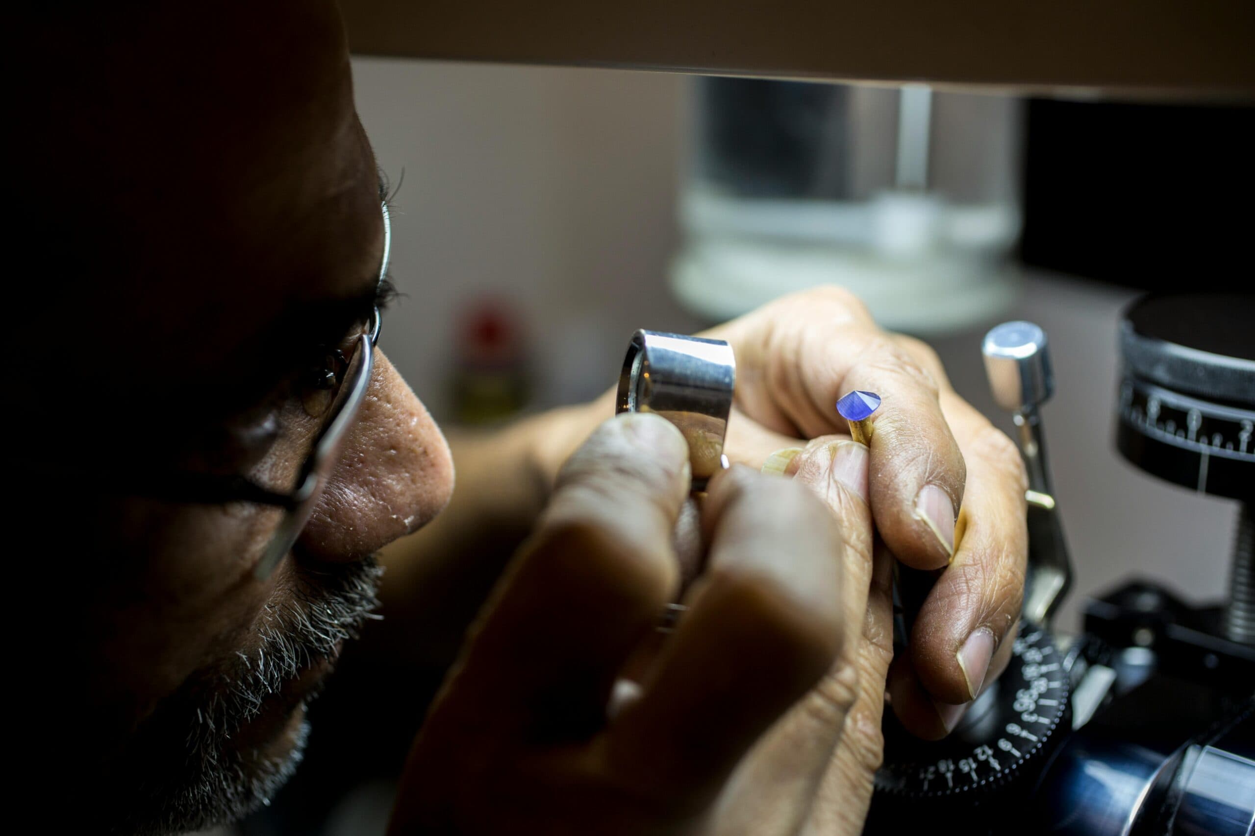 What is the Role of Gemologists?