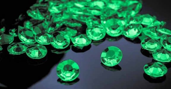 Green Gemstones: List of 31 Green Gems and Their Meanings