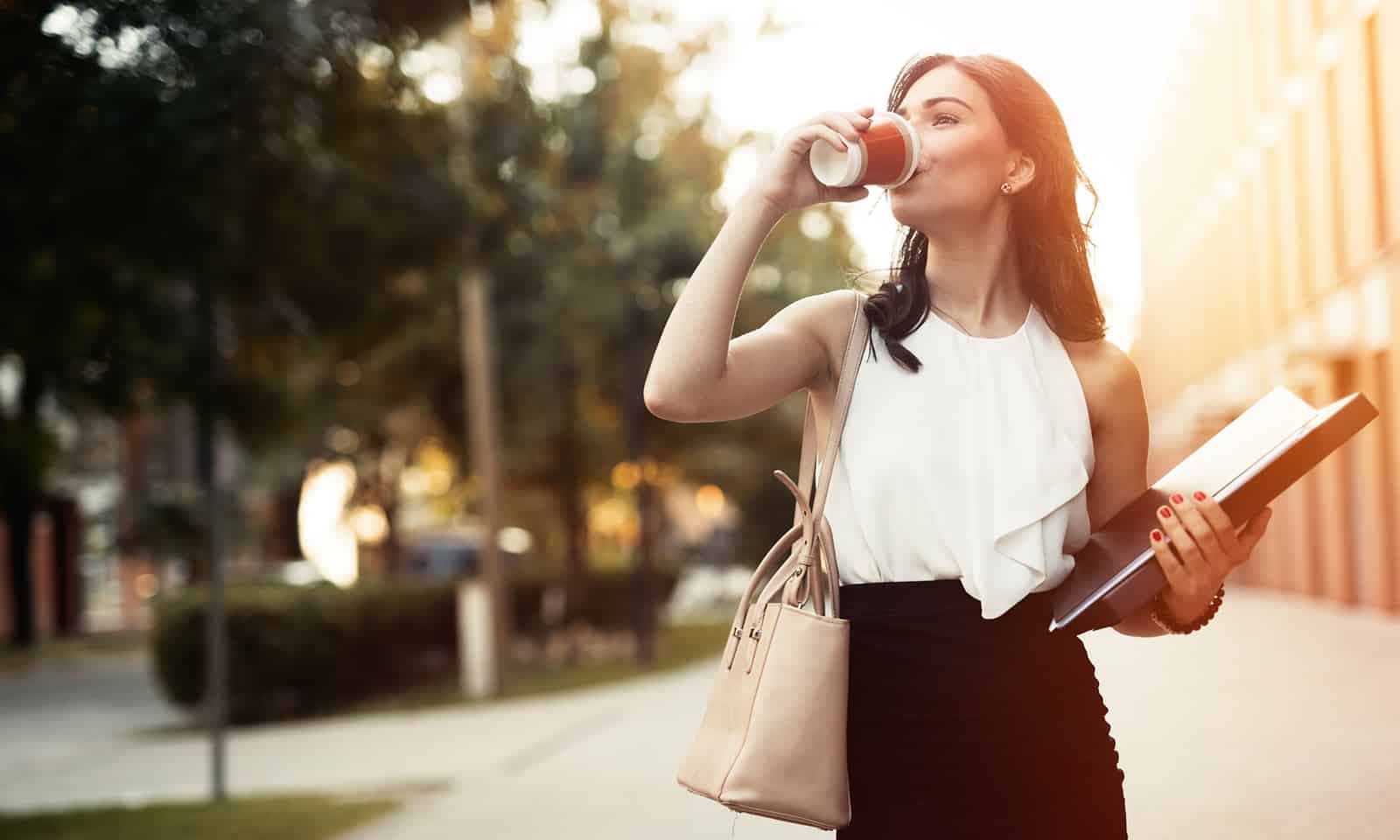 What should a women wear to a job interview?