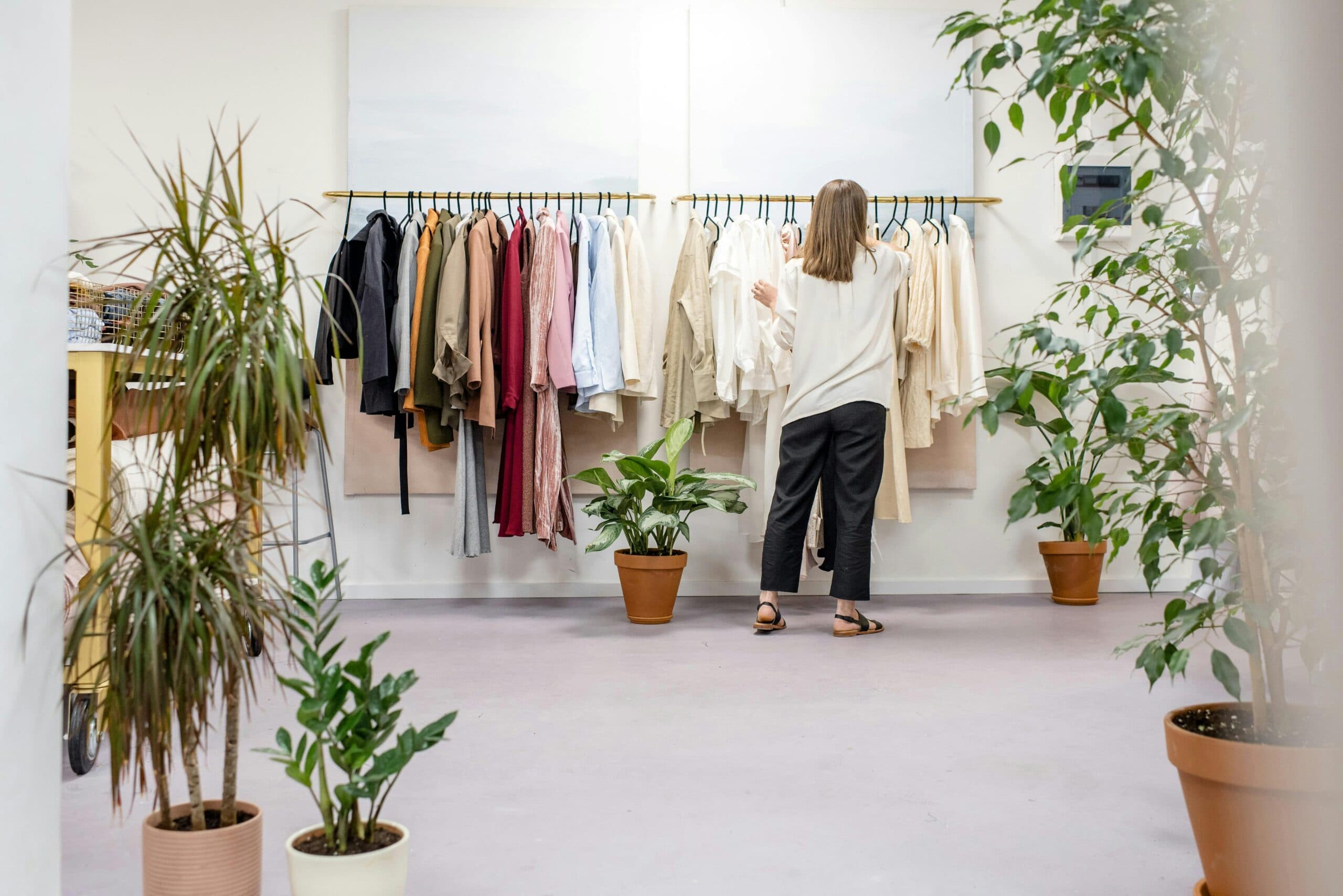 What is Meaning of Merchandising? How to get into it?